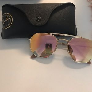 Raybans worn twice and in great condition! Basically new!